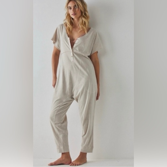 Free People Other - NWOT ⭐️FREE PEOPLE⭐️ INTIMATELY Pillow Talk Henley Romper In Ivory Size M